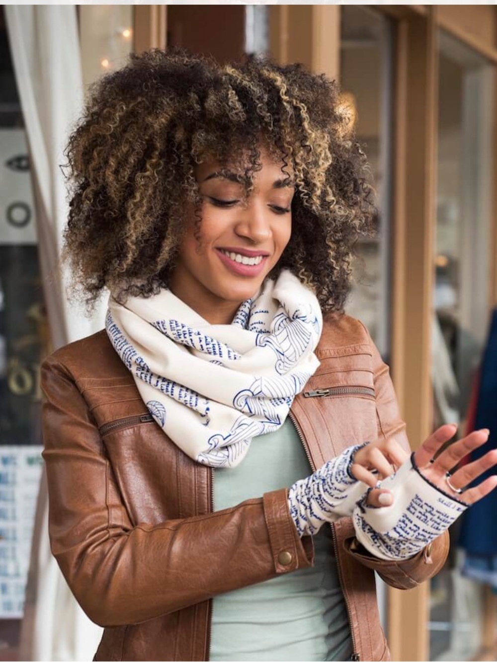 Storiarts Maya Angelou “Still I Rise” Infinity Scarf